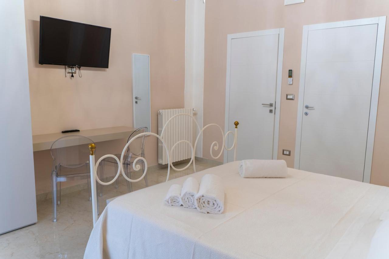 A Casa Dei Miei Hotel San Pietro Vernotico Eksteriør billede